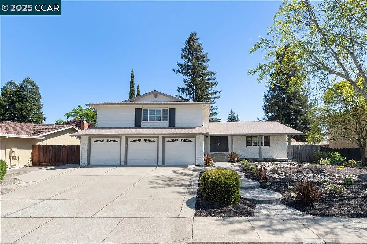 2551 Toltec Cir photo 1