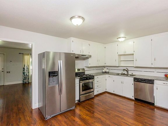 5th image of 1116 E Buckingham Way