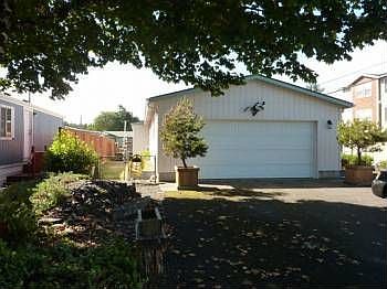 1st image of 304 SE Poat Ave