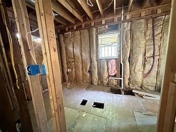 5th image of 722 W Boyce Ave APT 2