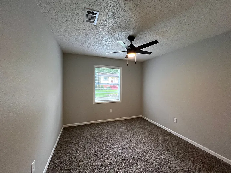 3707 Vanderwood Dr — Photo 15