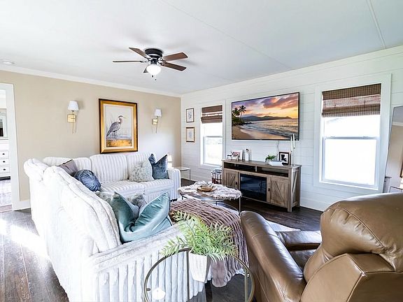 2nd image of 2737 Oliver Rd