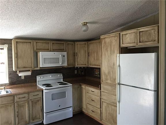 4th image of 203 County Road 311