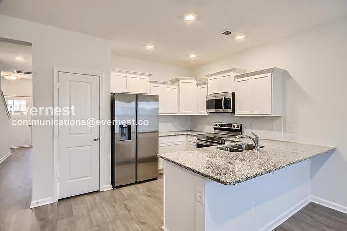 202 Ansley Way — Photo 11