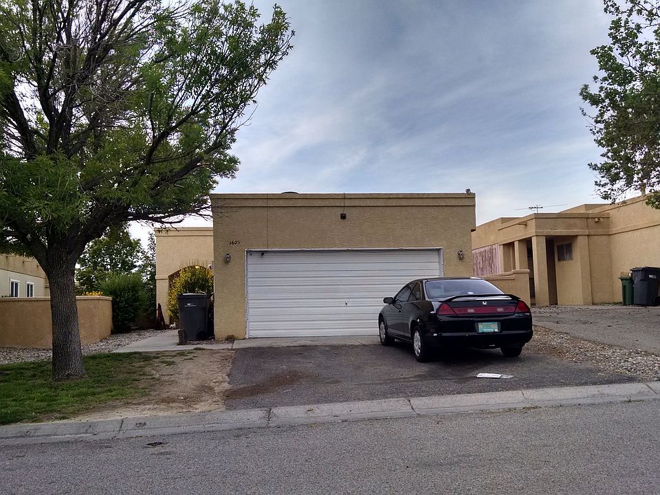 2nd image of 1605 Evelyn Dr NE