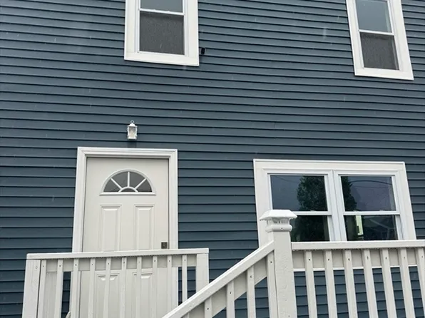24 Osgood Ave, Lowell, MA 01850