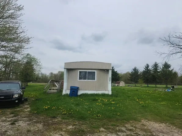 3746 McCulloch Rd, Beaverton, MI 48612