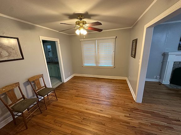 3rd image of 1412 S Knoxville Ave
