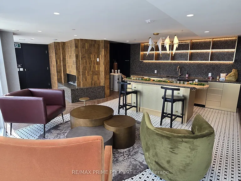 5 Lakeview Ave #405 — Photo 6