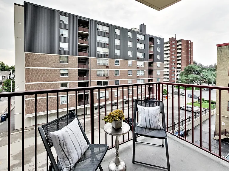 460 Eglinton Ave E #503 — Photo 41