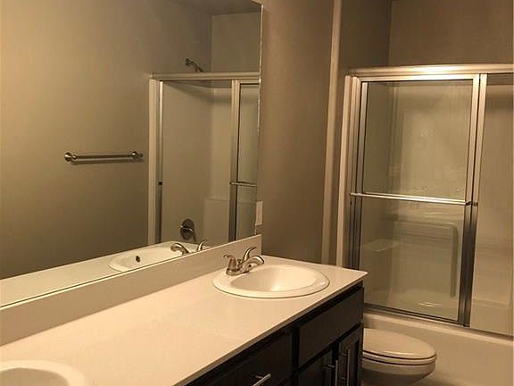 5th image of 701 W Weymouth #A