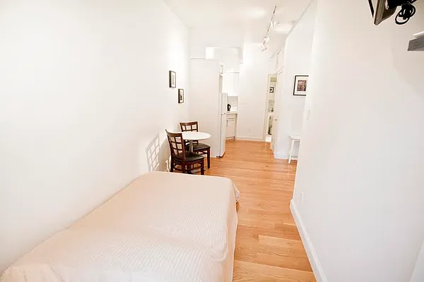 Rented by GRA Holdings | media 9