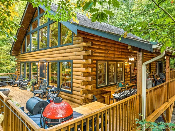 247 Kanusati Trl, Maggie Valley, NC 28751