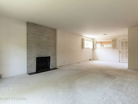3rd image of 6868 N Kilpatrick Ave