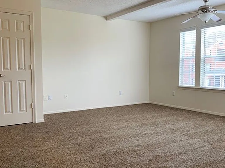 Hamilton at Turman Farms Apartments — Photo 54
