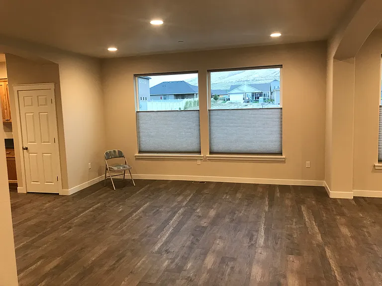 2335 Bellaview Ave — Photo 4