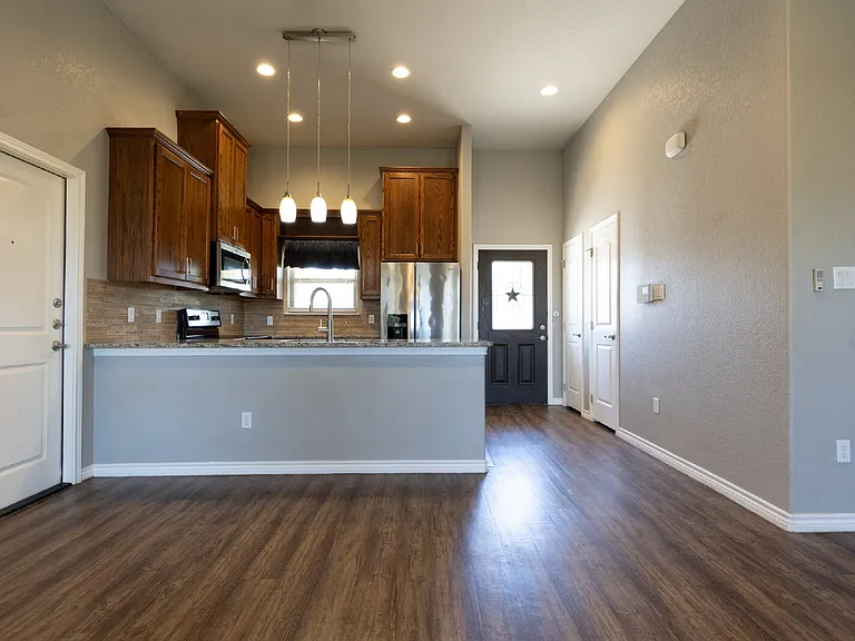 120 Navarro Xing — Photo 11