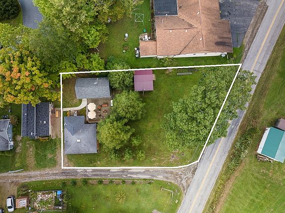 2nd image of 36190 Beechwood Ave