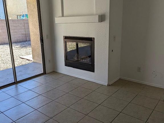 2nd image of 3637 E Parkview Dr