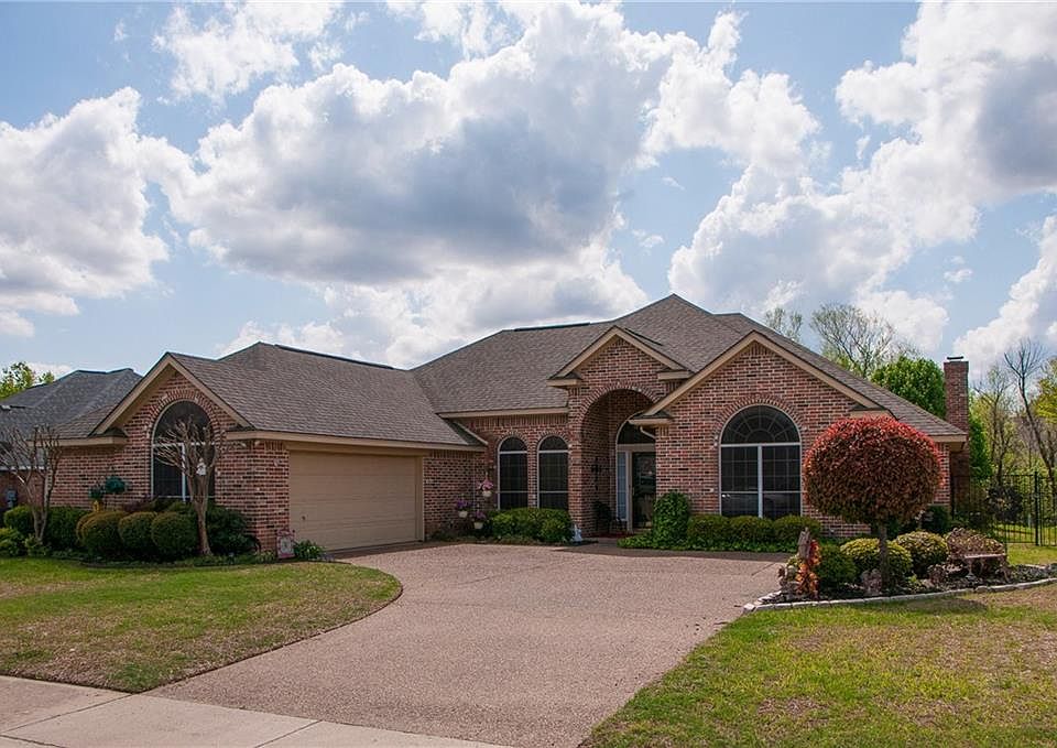 1st image of 5517 Club House Dr