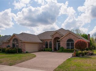 5517 Club House Dr, North Richland Hills, TX 76148