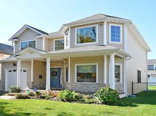 18 N Maryland Ave, Port Washington, NY 11050