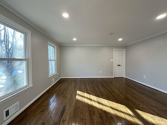 4th image of 11560 Holly Briar Ln