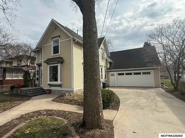 683 E State St, Mason City, IA 50401