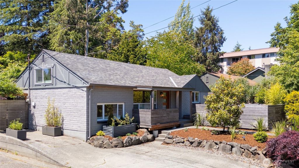 11239 35th Avenue SW, Seattle, WA - View 2