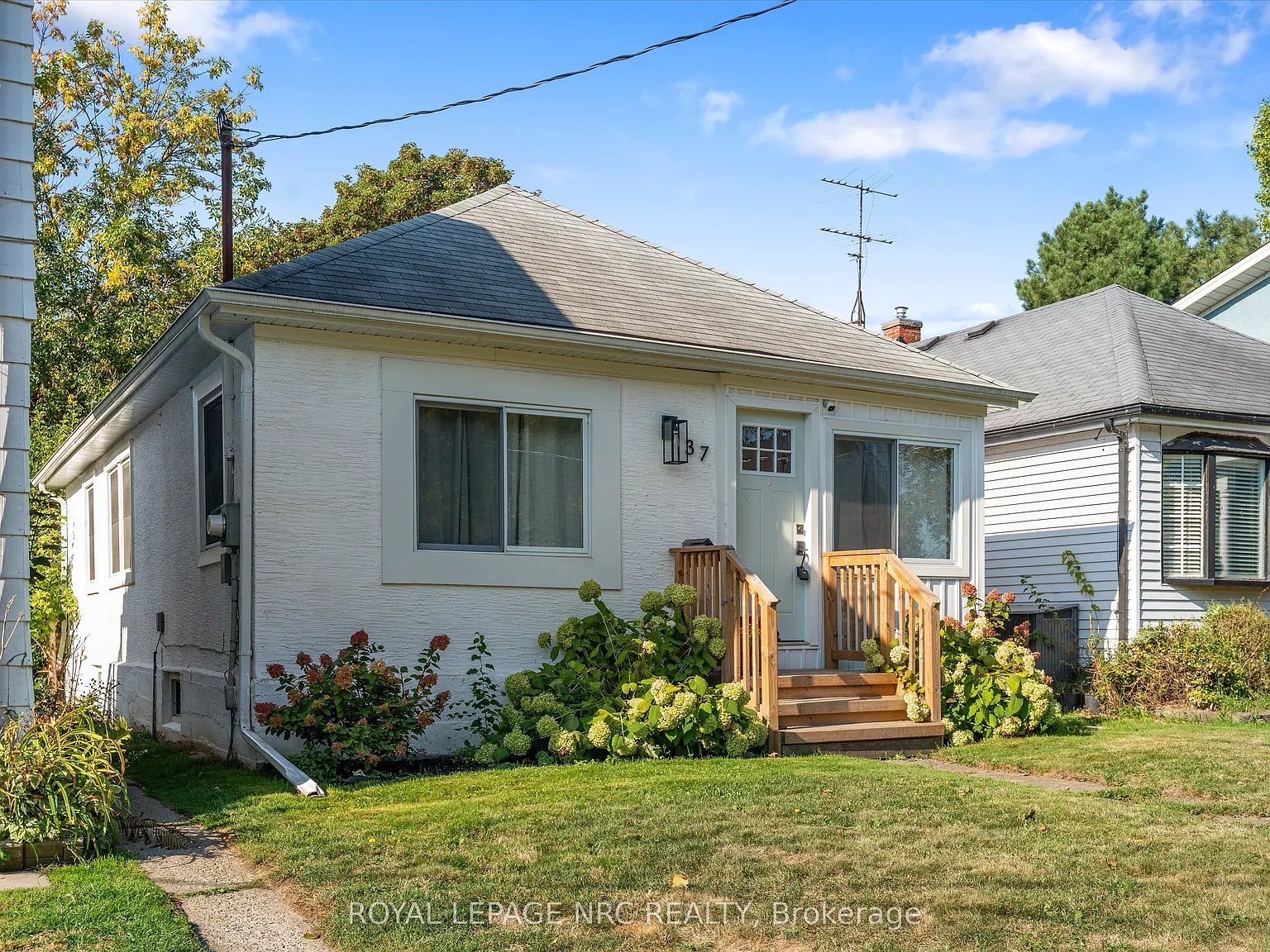 2 bed, $2,500 — Photo 2