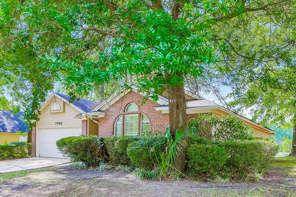 3 bed, 2.0 bath, 1839 sqft, $1,975 — Photo 3