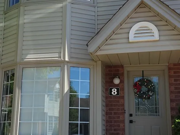 50 Chapman Ct #8, London, ON N6G 5E1
