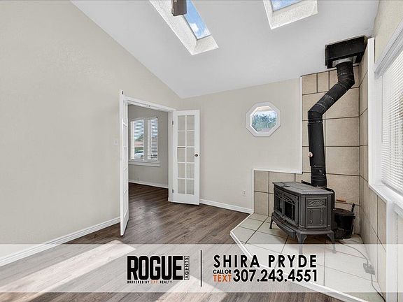 3rd image of 658 S 3rd Street