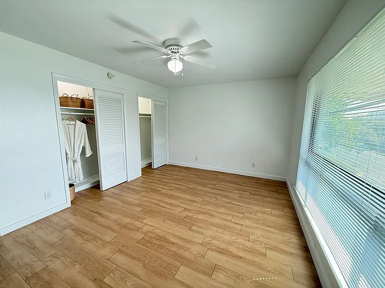 Lorrain Apartments — Photo 53