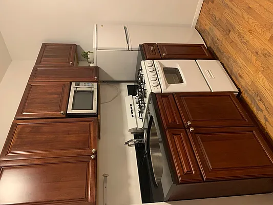 Rented by International Property Services LLC | media 11