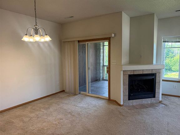 3rd image of 4385 Berkeley Ln