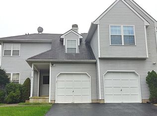 6 Navajo Trl, Branchburg, NJ 08876