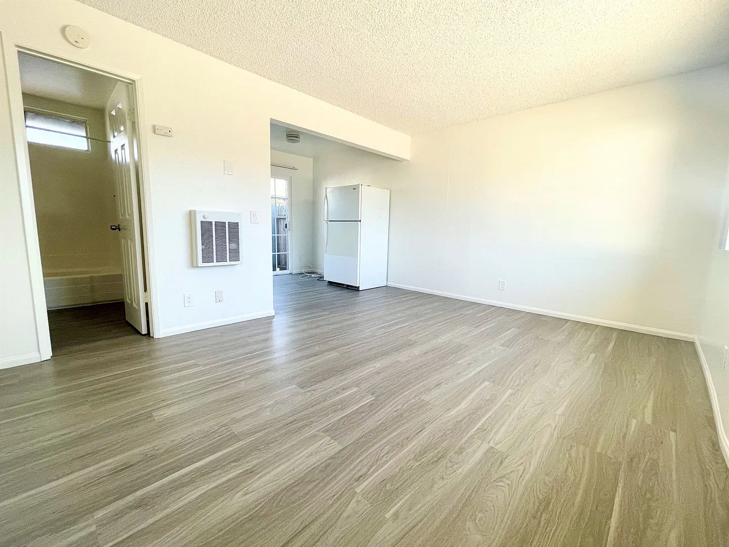 Studio West of PCH! — Photo 3