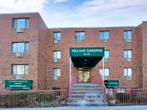 66-60 80th St #305, Middle Village, NY 11379