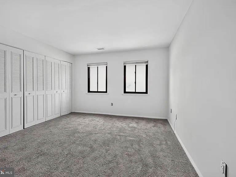 1001 White Oak Rd — Photo 15