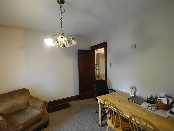 5th image of 337 W Washington Ave