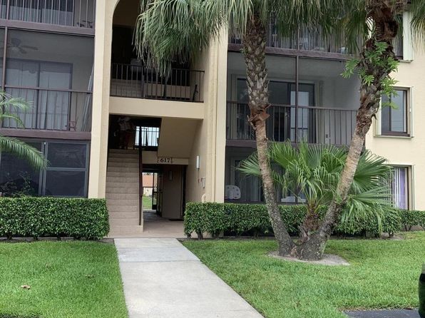 617 Sea Pine Way APT D2