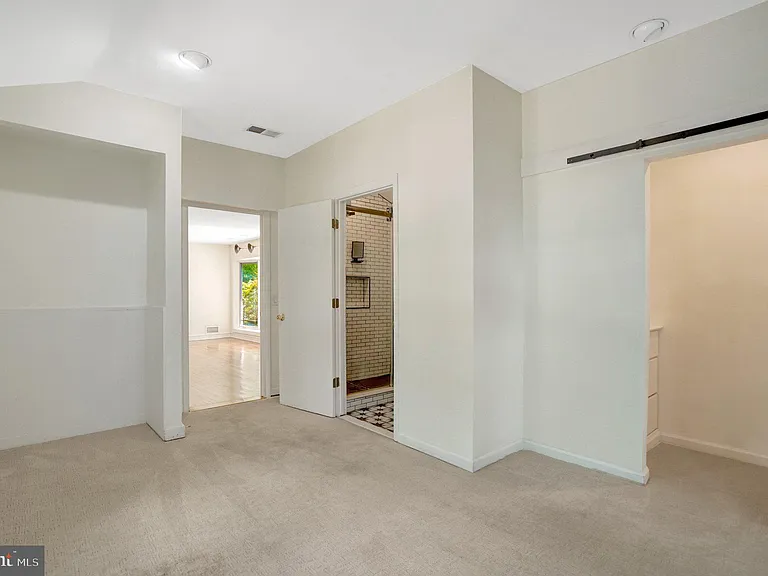 8015 New Market Rd — Photo 30