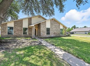 5301 Barcelona Dr, Garland, TX 75043