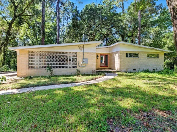 2106 Great Oak Dr, Tallahassee, FL 32303