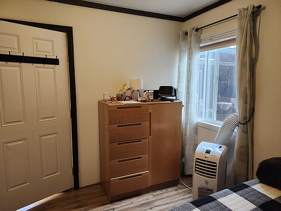 2nd image of 970 Indian Creek Rd #3