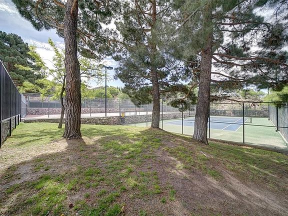 3rd image of 5705 Mira Grande Dr