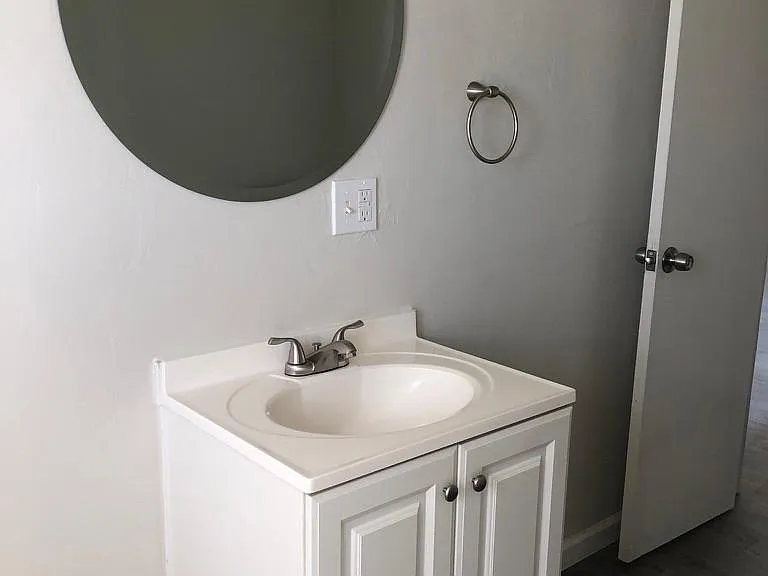 311 Washington Ave NW — Photo 8