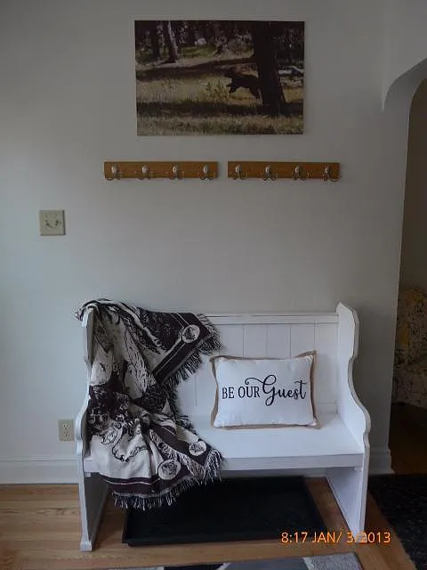 Entry way - 819 E Bradley St
