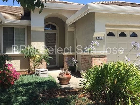 3rd image of 323 Mandarin Cir